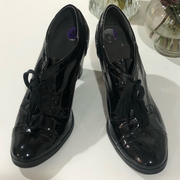 Aerosoles Loafer Heels. - Picture 3 of 5